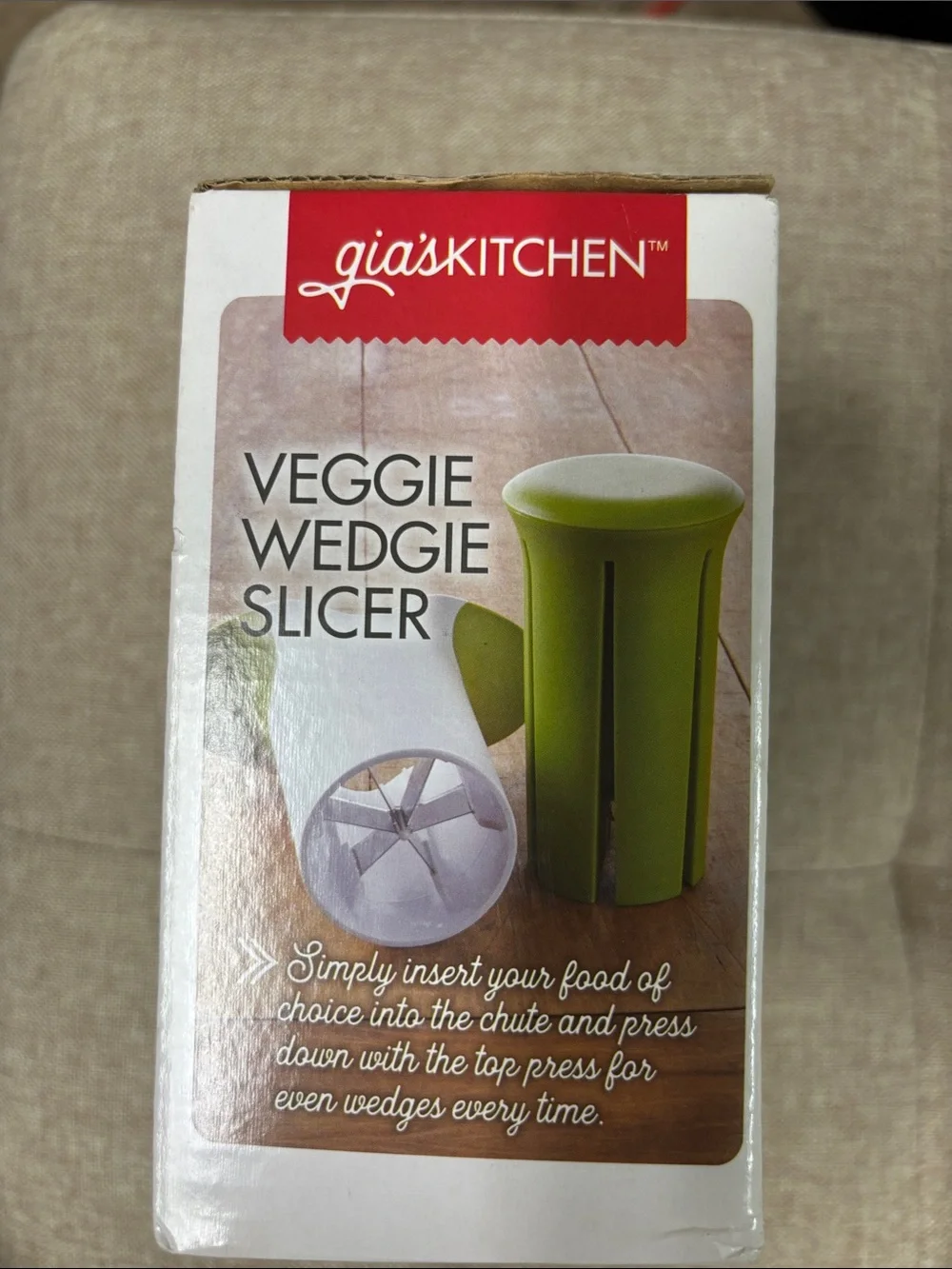 gia's KITCHEN Veggie Wedgie Slicer - White & Green